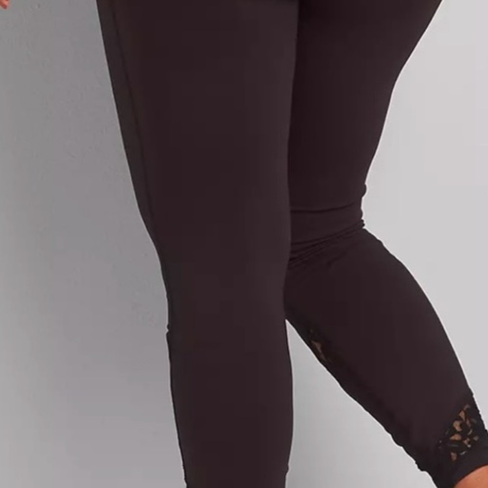 Black High-Waisted Lace Detail Leggings - Picture 2 of 3